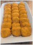 「新潟名物 たれカツ」　「ぷりぷり 海老チリソース🦐」　「筑前煮🍲」　「厚焼玉子🍳」　「ポテトサラダ🥔🥗」　「ロールケーキ🍰」　「バナナ🍌」　「杏仁豆腐🥛」